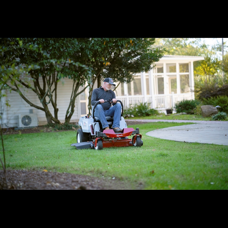 Quest E-Series 22 HP* Exmark w/42" Series 2 Fabricated Deck